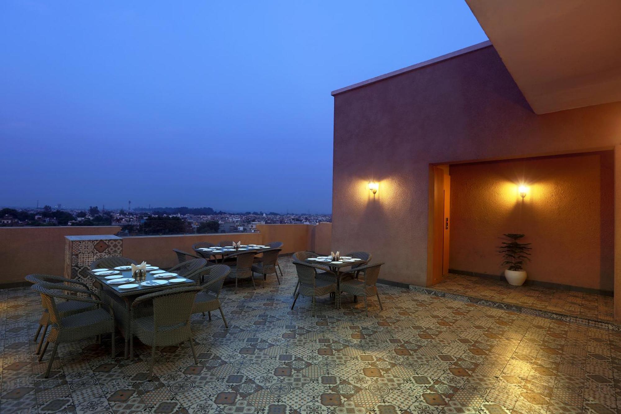 Hotel Prithvi Palace Igi Airport Delhi 4*